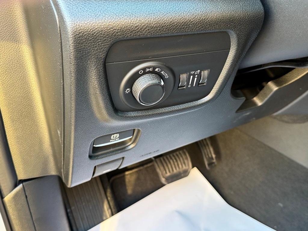 new 2025 Jeep Grand Cherokee car, priced at $49,274