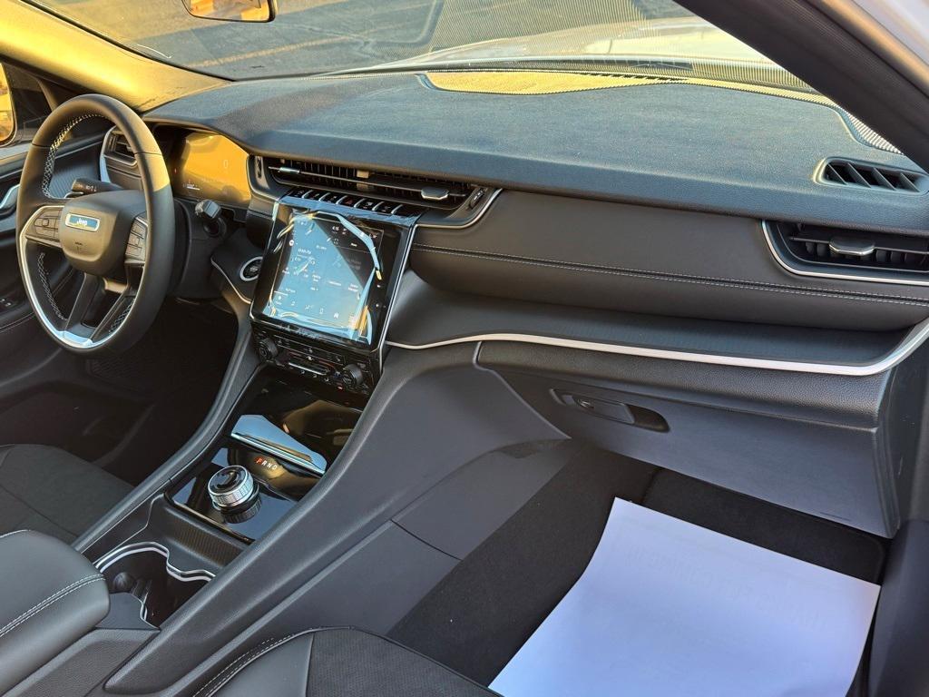 new 2025 Jeep Grand Cherokee car, priced at $49,274