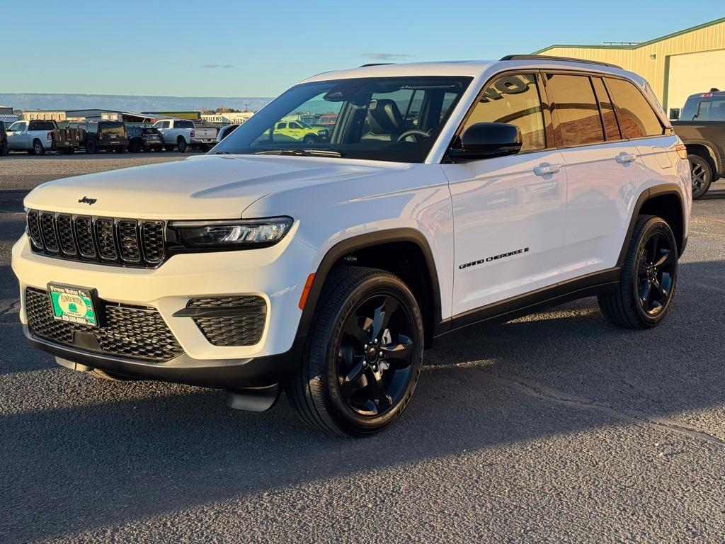 new 2025 Jeep Grand Cherokee car, priced at $49,274