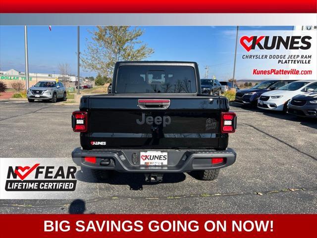 new 2024 Jeep Gladiator car, priced at $42,276