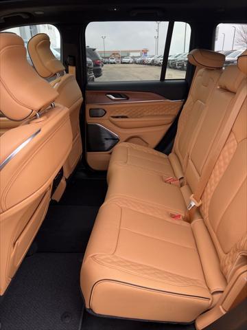 new 2025 Jeep Grand Cherokee car, priced at $59,990