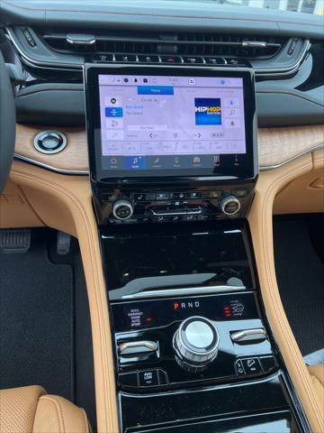 new 2025 Jeep Grand Cherokee car, priced at $59,990