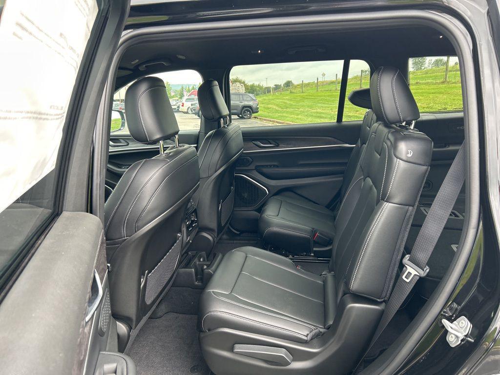 new 2025 Jeep Grand Cherokee car, priced at $41,507