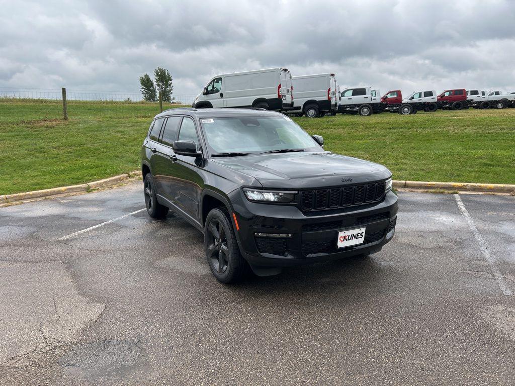 new 2025 Jeep Grand Cherokee car, priced at $41,507