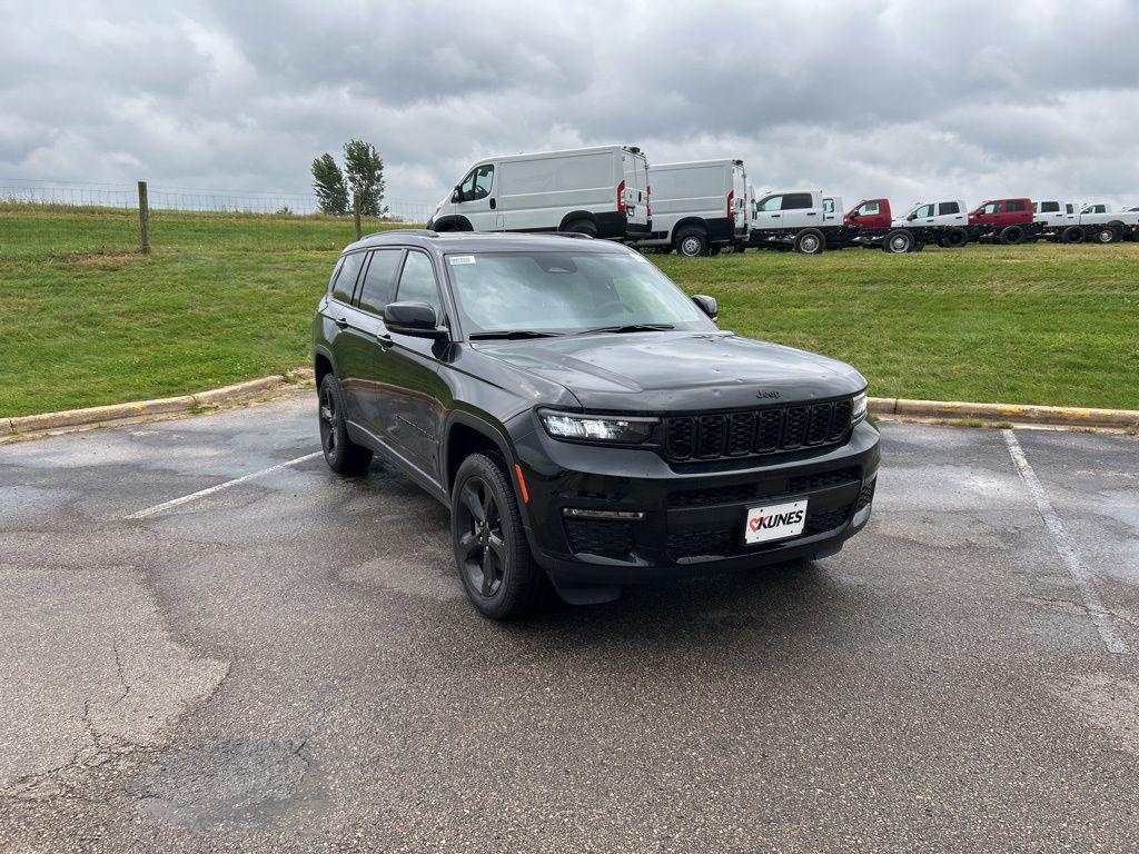 new 2025 Jeep Grand Cherokee car, priced at $41,507