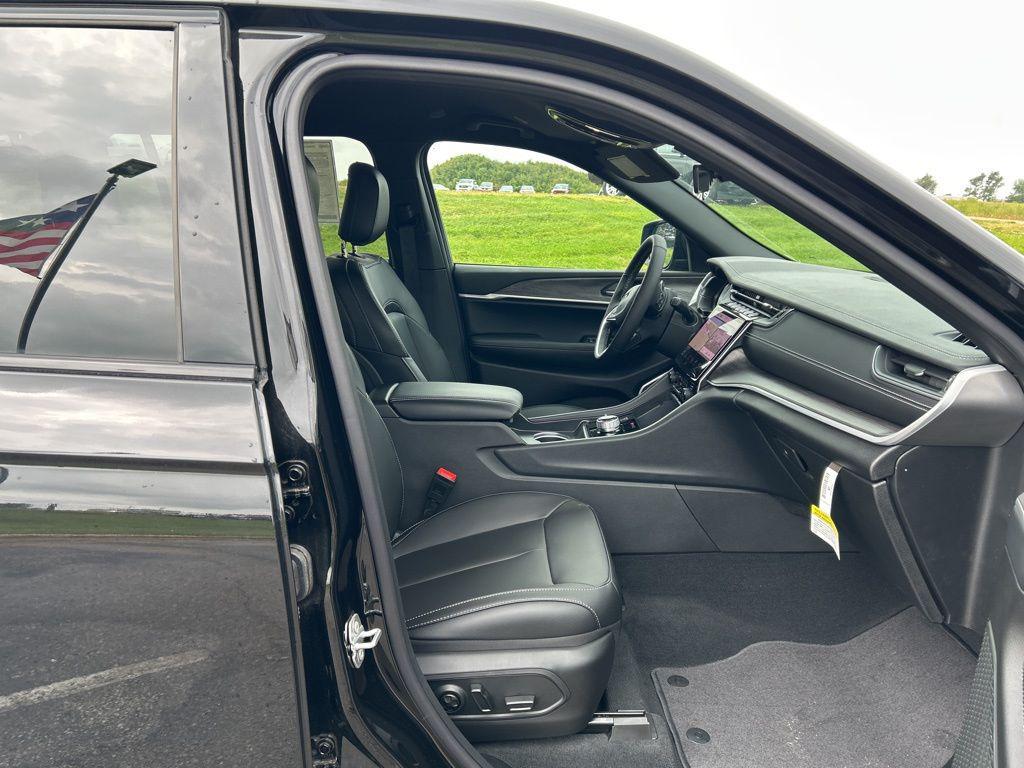 new 2025 Jeep Grand Cherokee car, priced at $41,507