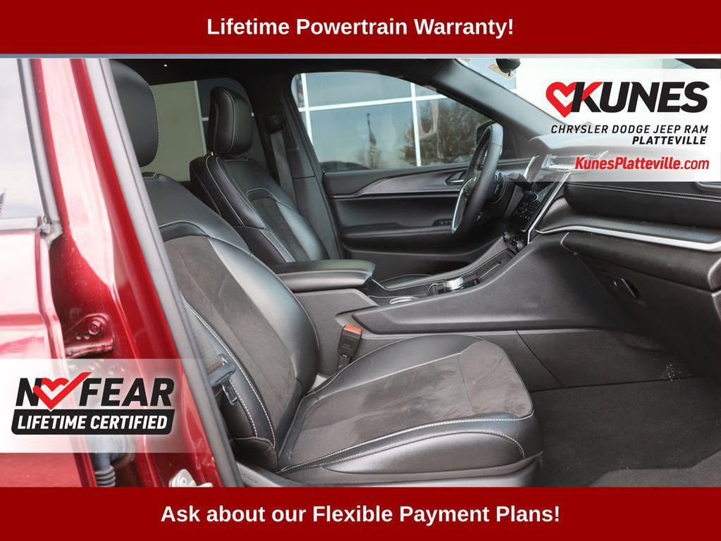 used 2023 Jeep Grand Cherokee car, priced at $31,139