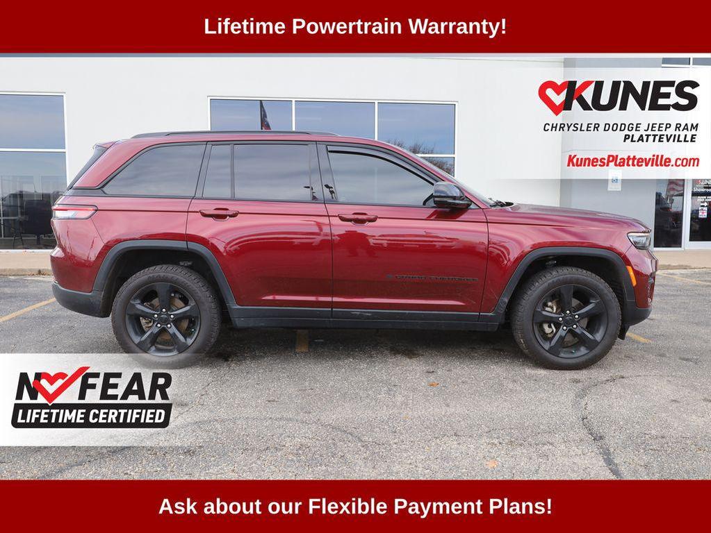 used 2023 Jeep Grand Cherokee car, priced at $31,139