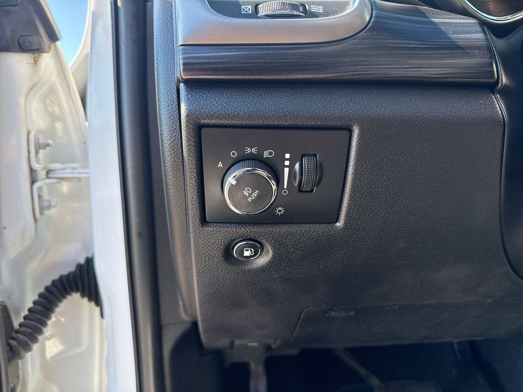 used 2019 Jeep Grand Cherokee car, priced at $16,229