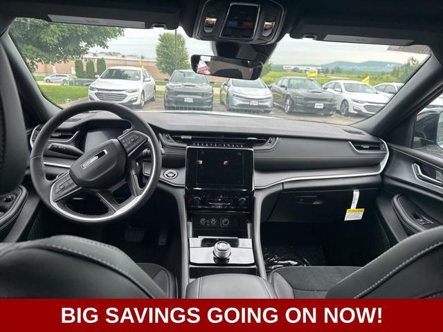 new 2025 Jeep Grand Cherokee car, priced at $38,165