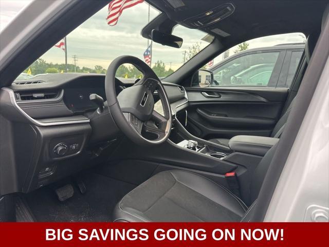 new 2025 Jeep Grand Cherokee car, priced at $38,165