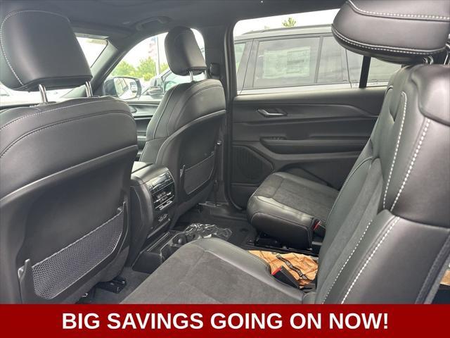 new 2025 Jeep Grand Cherokee car, priced at $38,165
