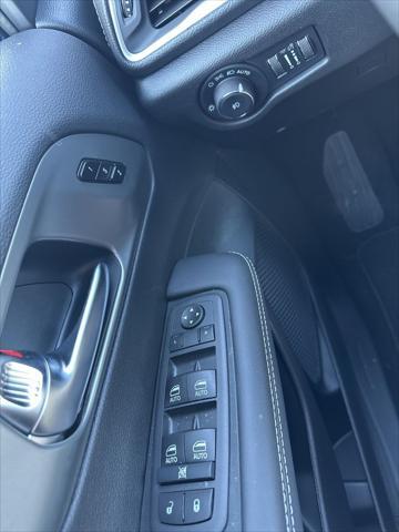 new 2025 Chrysler Pacifica car, priced at $40,601