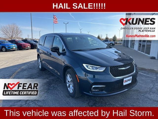 new 2025 Chrysler Pacifica car, priced at $40,601