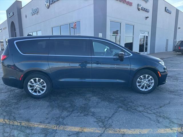 new 2025 Chrysler Pacifica car, priced at $40,601