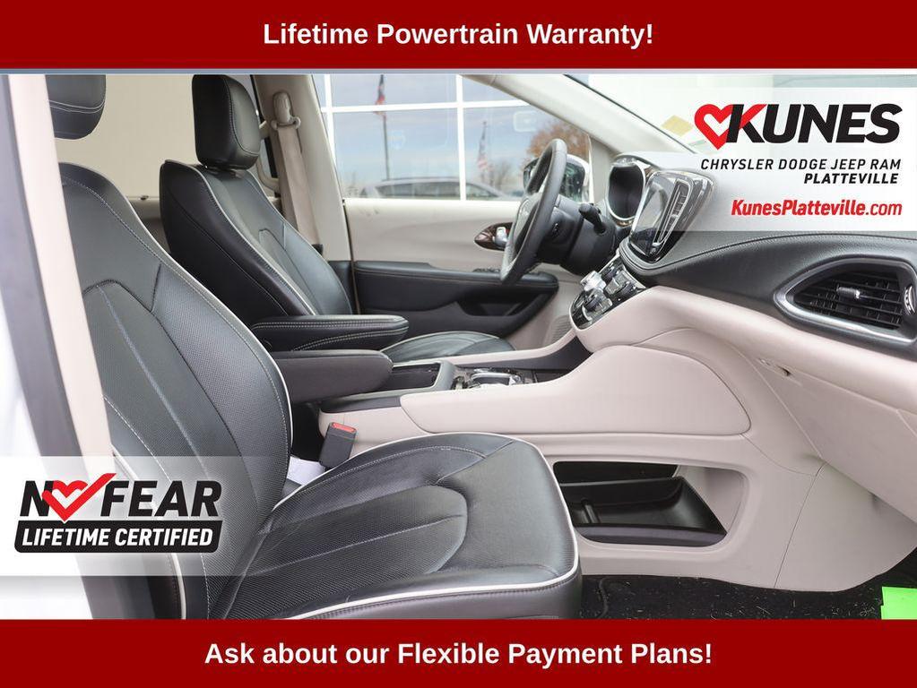 used 2023 Chrysler Pacifica car, priced at $36,991