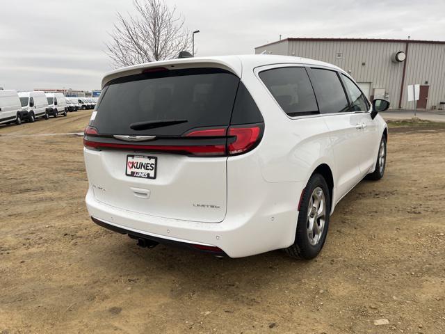 new 2024 Chrysler Pacifica car, priced at $48,840