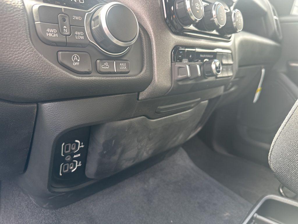new 2025 Ram 1500 car, priced at $51,762