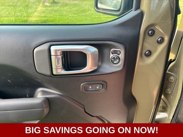 new 2025 Jeep Wrangler car, priced at $54,547