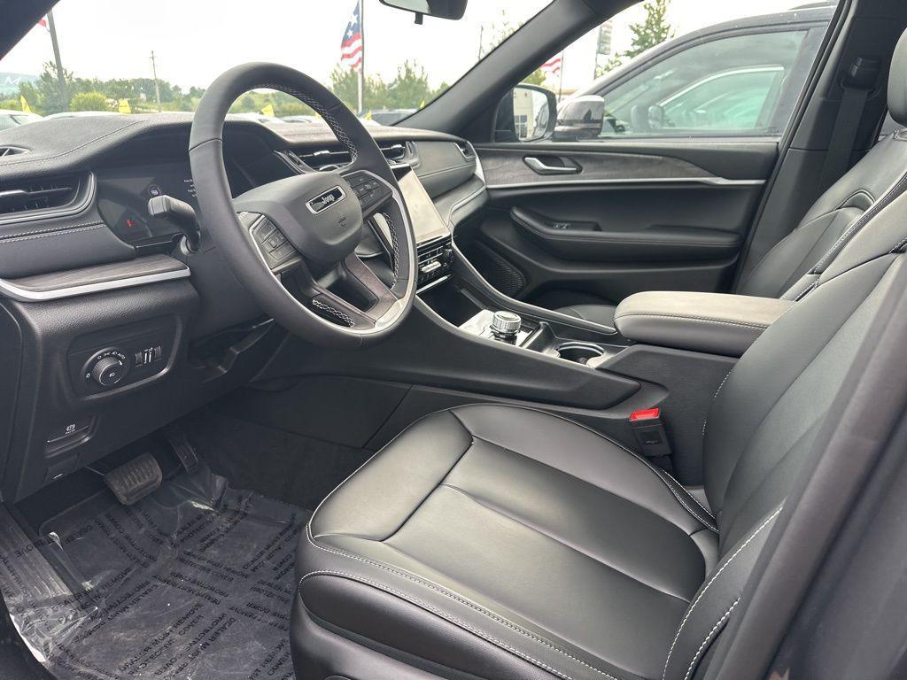 new 2025 Jeep Grand Cherokee car, priced at $46,028