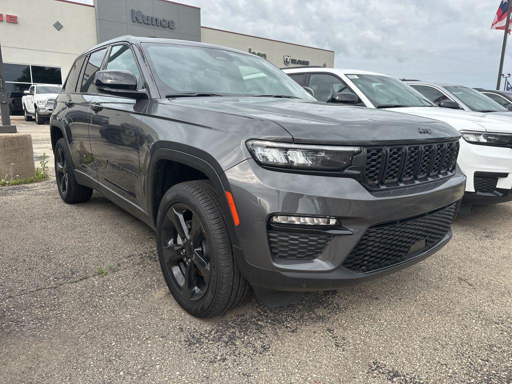 new 2025 Jeep Grand Cherokee car, priced at $46,028