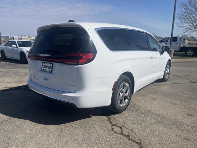 new 2024 Chrysler Pacifica car, priced at $48,565