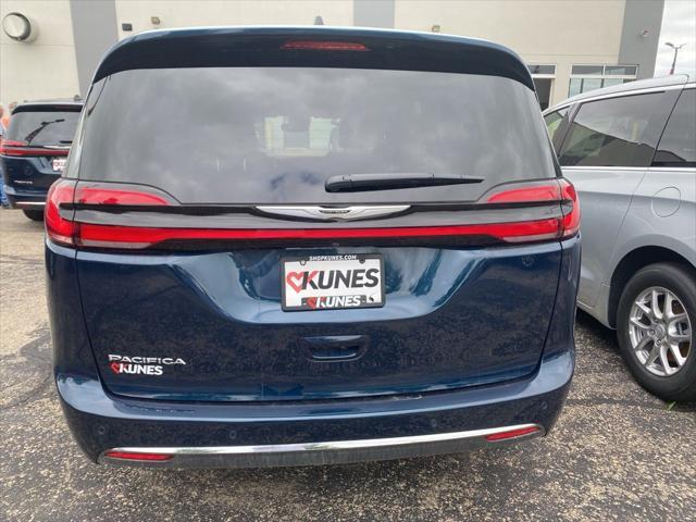 new 2025 Chrysler Pacifica car, priced at $37,828