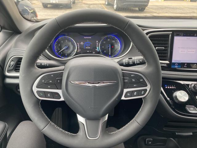 new 2025 Chrysler Pacifica car, priced at $37,828