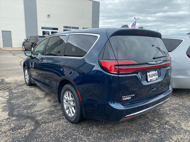 new 2025 Chrysler Pacifica car, priced at $37,828