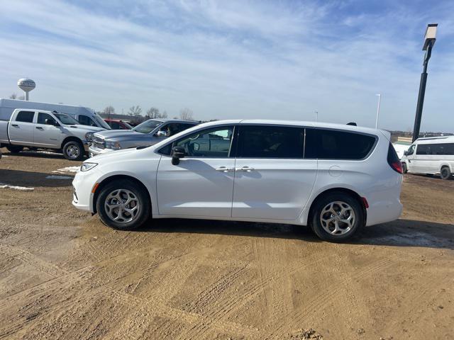 new 2024 Chrysler Pacifica car, priced at $48,565