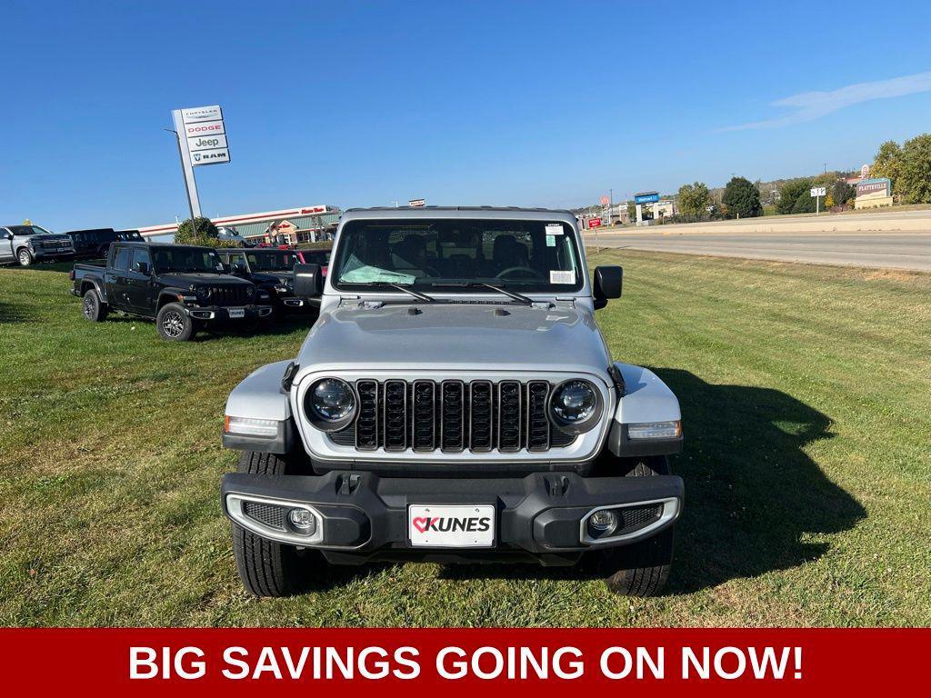 new 2024 Jeep Gladiator car, priced at $48,672