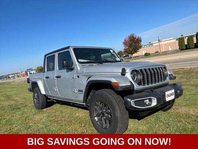 new 2024 Jeep Gladiator car, priced at $40,521