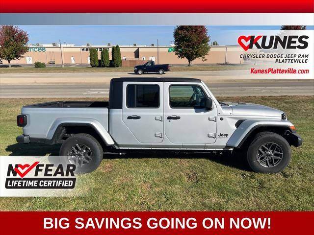 new 2024 Jeep Gladiator car, priced at $43,049