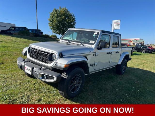 new 2024 Jeep Gladiator car, priced at $40,521