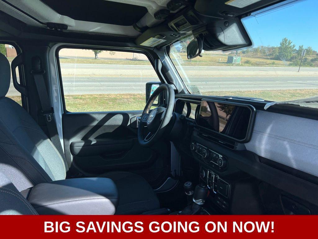 new 2024 Jeep Gladiator car, priced at $48,672