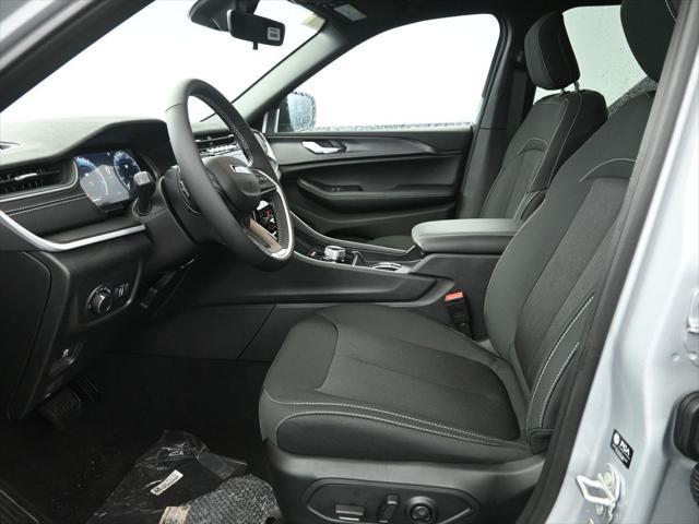 new 2025 Jeep Grand Cherokee car, priced at $36,978