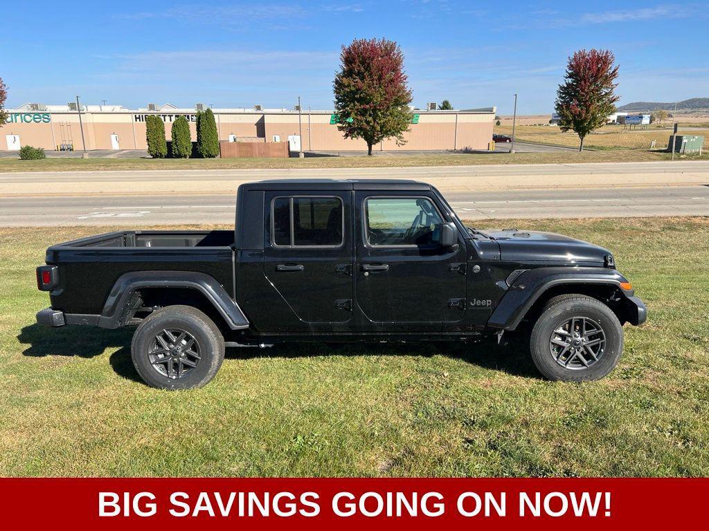 new 2024 Jeep Gladiator car, priced at $42,223