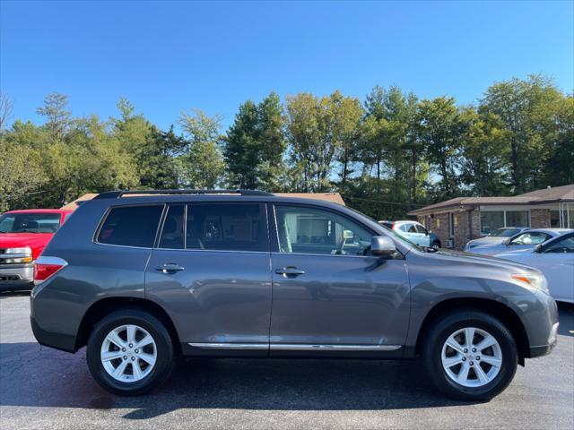 used 2013 Toyota Highlander car, priced at $15,900