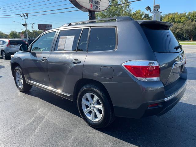 used 2013 Toyota Highlander car, priced at $15,900