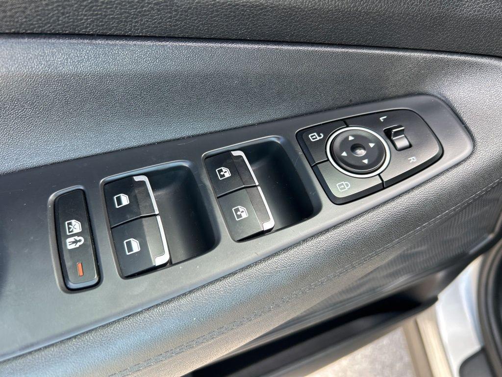 used 2023 Hyundai Santa Fe car, priced at $18,559