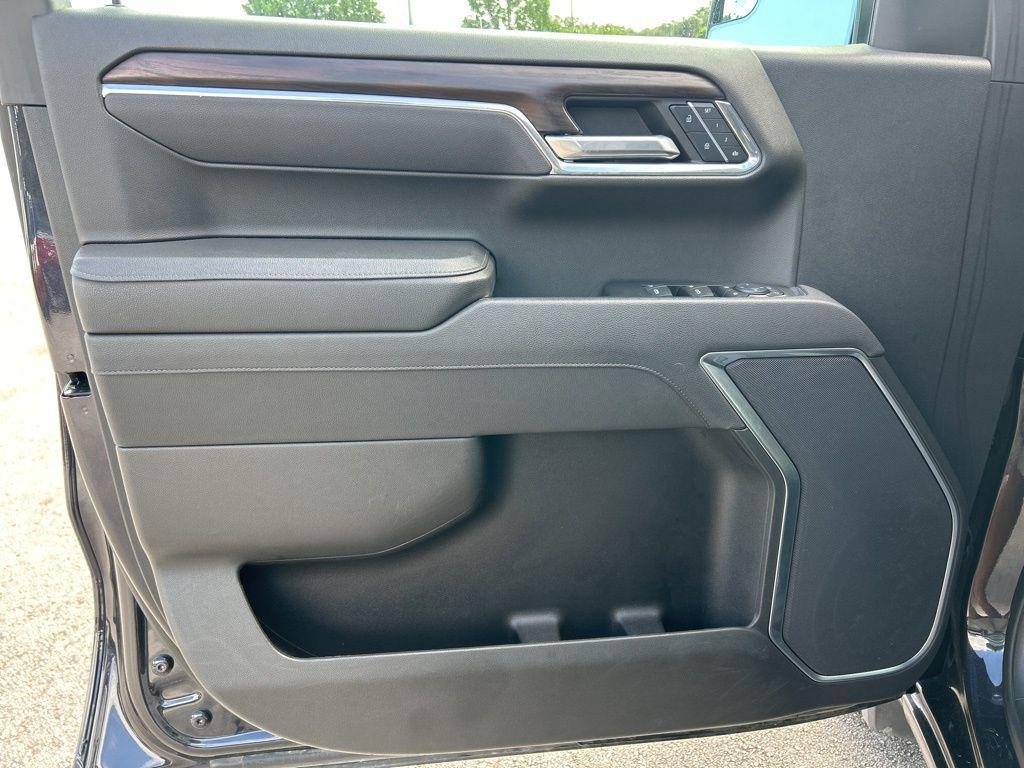 used 2025 GMC Sierra 1500 car, priced at $46,995