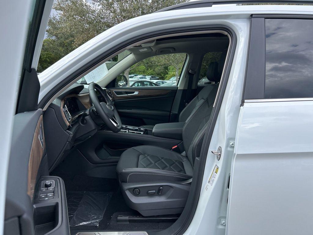 new 2026 Volkswagen Atlas car, priced at $45,093