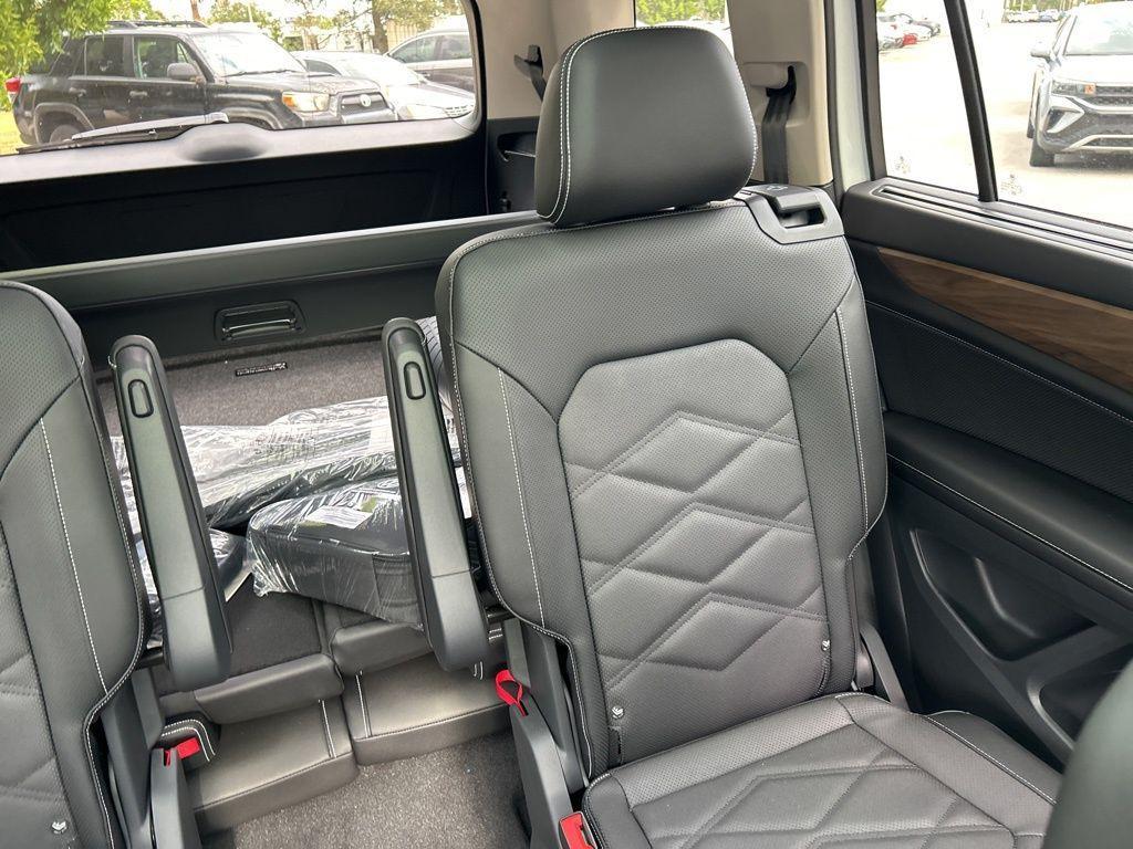 new 2026 Volkswagen Atlas car, priced at $45,093