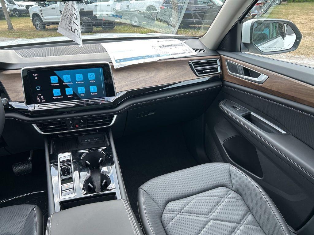 new 2026 Volkswagen Atlas car, priced at $45,093