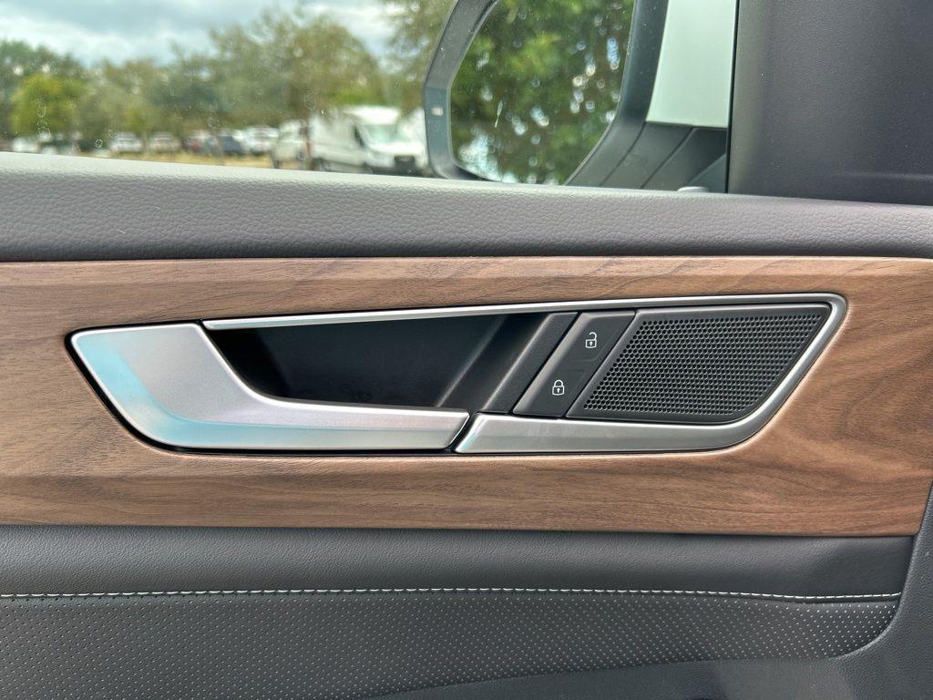 new 2026 Volkswagen Atlas car, priced at $45,093