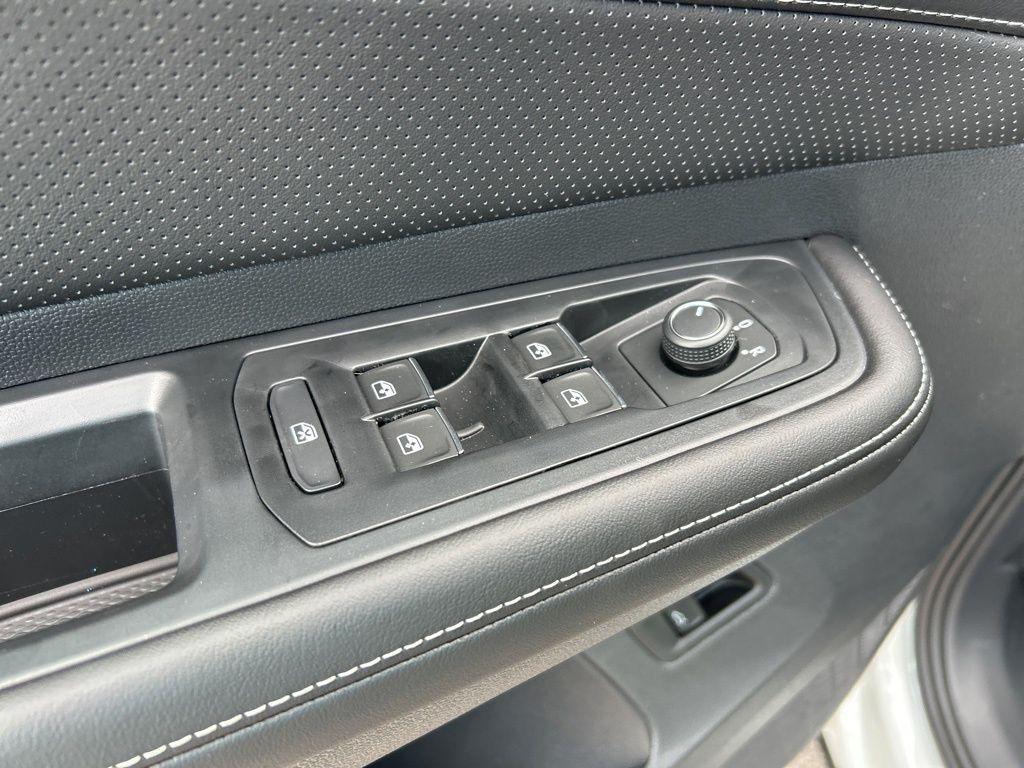 new 2026 Volkswagen Atlas car, priced at $45,093