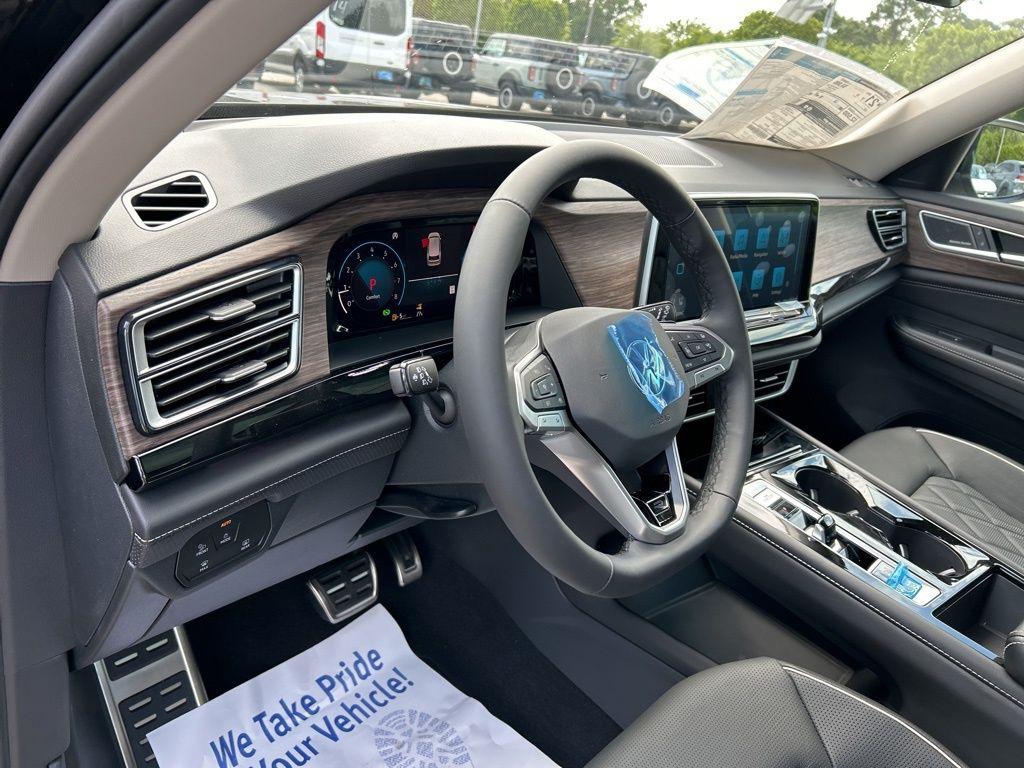 new 2025 Volkswagen Atlas car, priced at $49,220