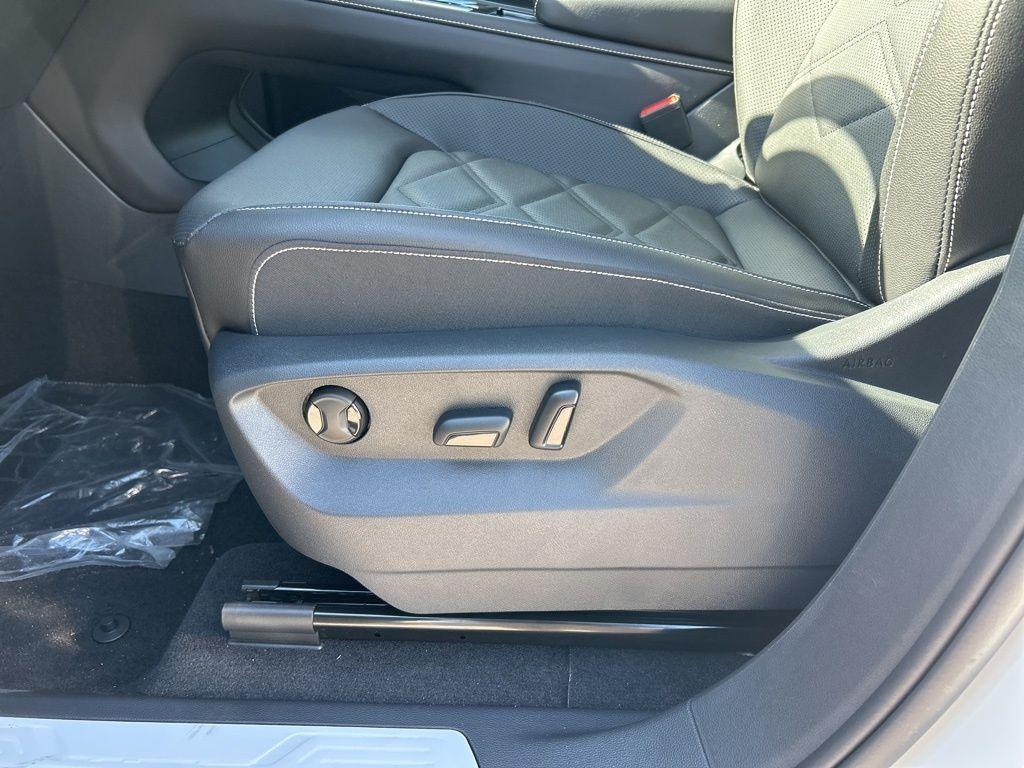 new 2026 Volkswagen Atlas car, priced at $41,085