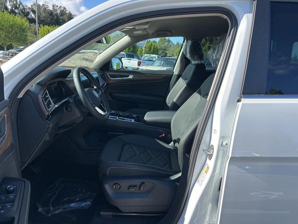 new 2026 Volkswagen Atlas car, priced at $41,085