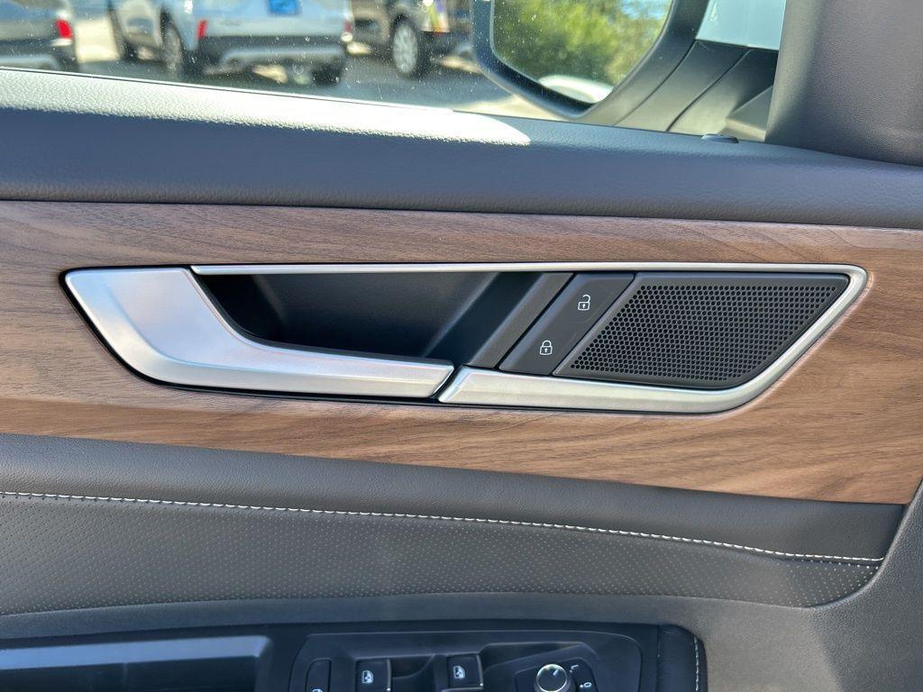 new 2026 Volkswagen Atlas car, priced at $41,085